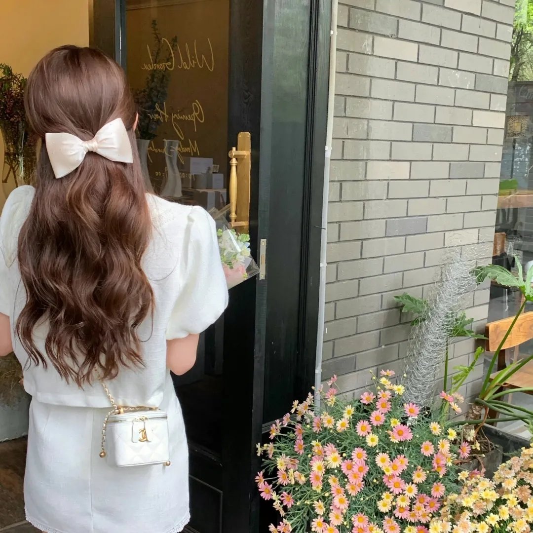 社畜小姐想被幽灵幼女治愈。